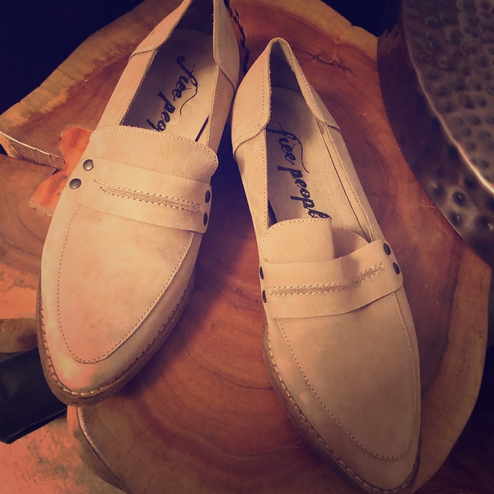 Free People tan loafer - great condition size 37
